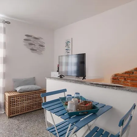 Ludovica Flat Vernazza