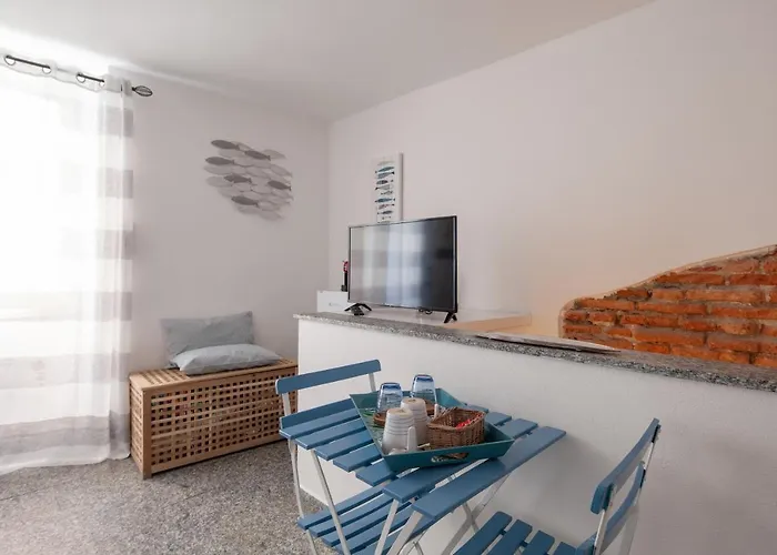 Ludovica Flat Vernazza