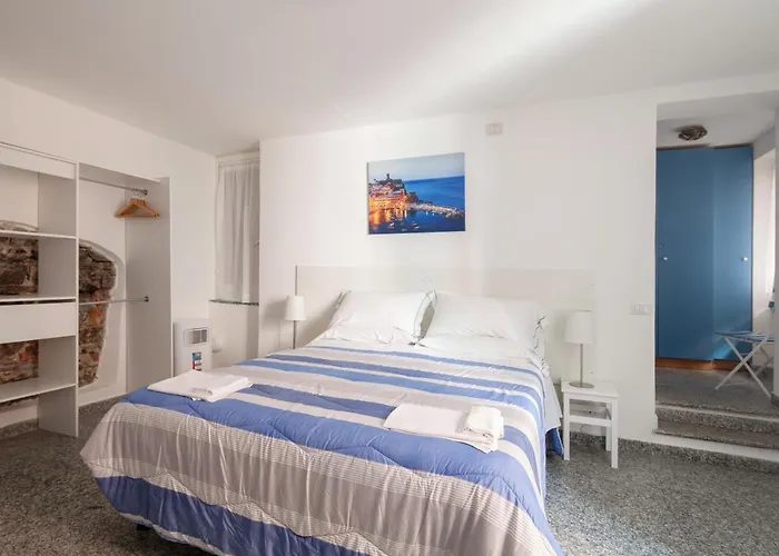 Ludovica Flat Guest house Vernazza
